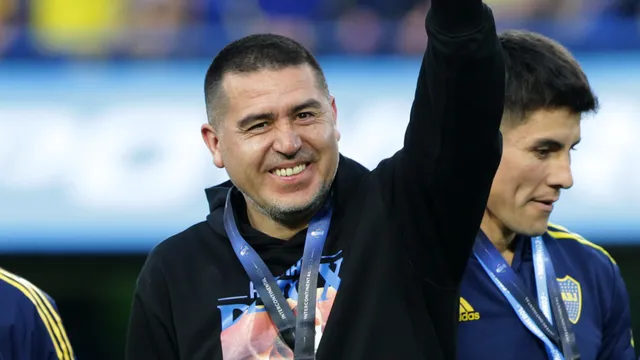Las dos posiciones que buscará reforzar Juan Román Riquelme primero en Boca para enero