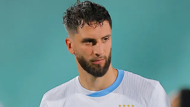 Rodrigo Bentancur se convirtió en el segundo jugador surgido en Boca en disputar tres Mundiales