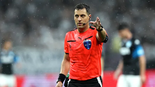 Confirmado el árbitro para Boca vs. Universidad Católica: cómo le fue al Xeneize cada vez que lo dirigió