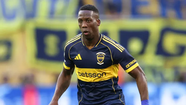 ¿Se va Luis Advíncula? En Perú revelan que Boca ya le puso precio al lateral derecho
