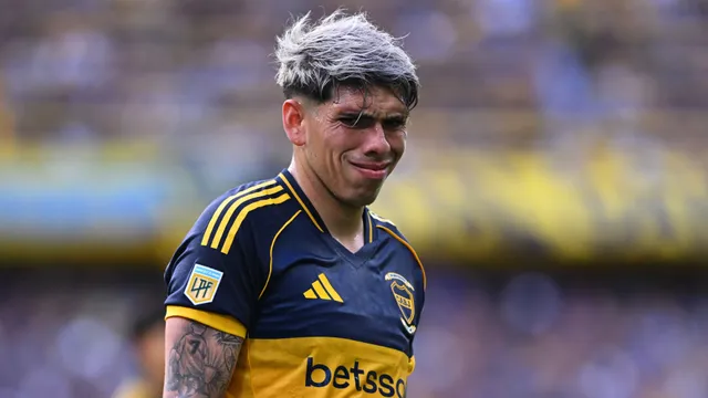 Carlos Palacios, a fondo: las críticas de los hinchas, cómo lo ayuda Riquelme y una deuda pendiente