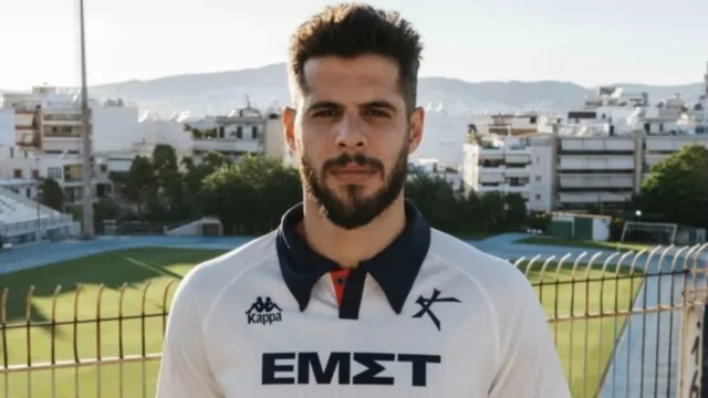 Emanuel Insúa surgió en Boca, lo dirigió Bianchi y ahora jugará en el ascenso de Grecia