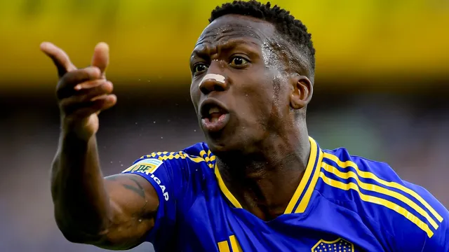 La postura de Boca ante los rumores de una posible salida de Luis Advíncula