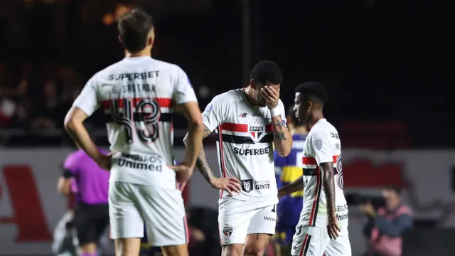 Los jugadores de San Pablo, desolados por la eliminación ante Boca de la Copa Sudamericana 2026. 