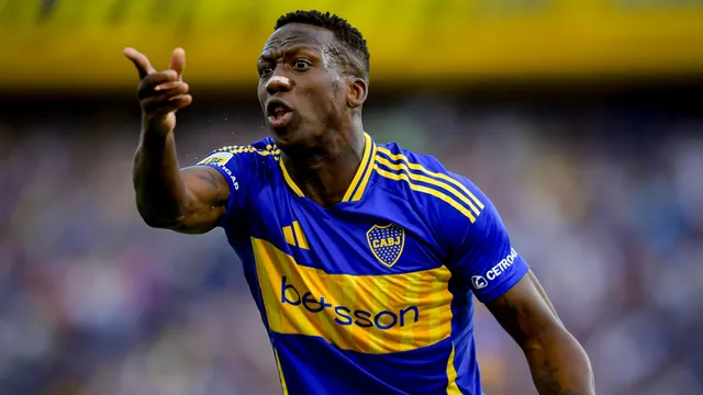 Luis Advíncula tomó una firme decisión sobre su futuro en Boca: "Yo espero..."