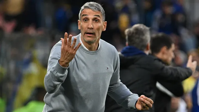 El exDT de Racing tuvo un exabrupto al referirse a los goles de Valencia. 