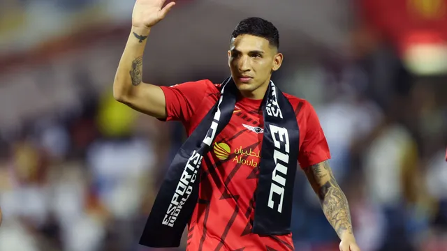 Equi Fernández es nuevo jugador de Bayer Leverkusen