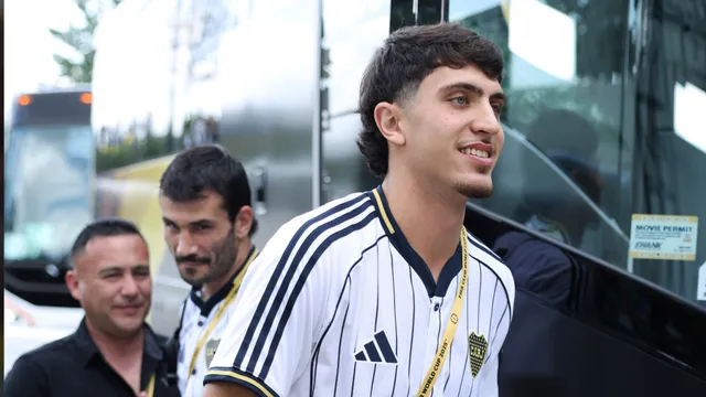 El espectacular recibimiento a Mateo Mendía en su ciudad por el título con la Reserva de Boca