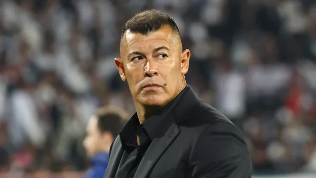 Jorge Almirón dejó de ser el DT de Colo Colo