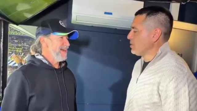 Juan Román Riquelme se encontró con un otro famoso artista internacional en La Bombonera: "Usted es el ídolo de mi mamá"