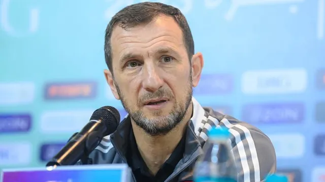 Rodolfo Arruabarrena pasó una lista de delanteros: están Calleri y el goleador de Tigre