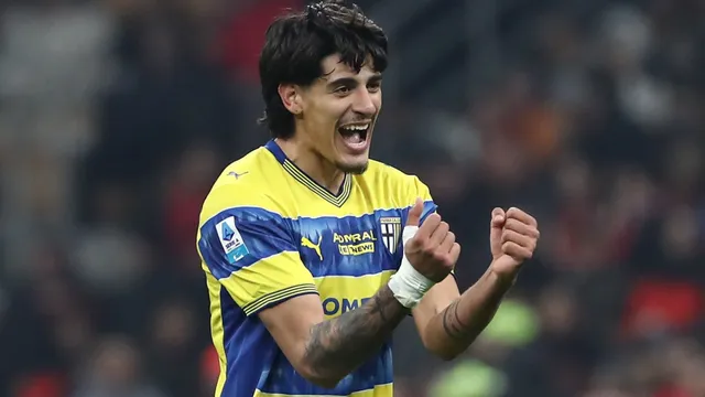 Riquelme presiona por Romaña, pero ya tiene tres opciones por si se cae el pase
