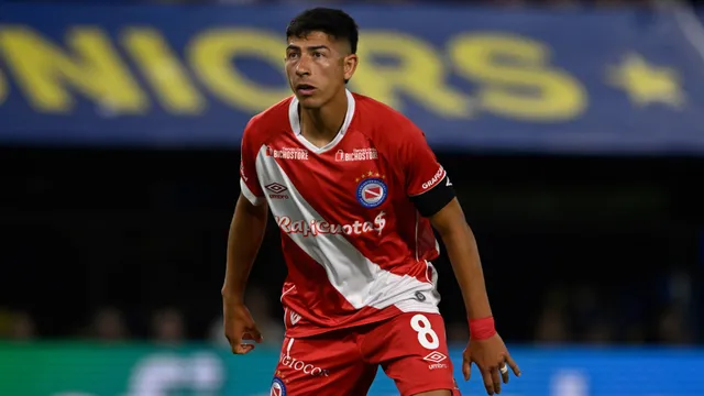 Riquelme buscó en Boca a Alan Rodríguez, pero el volante se irá a Brasil