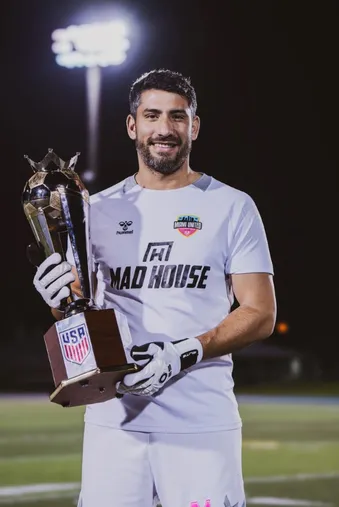 D'Angelo ataja en el Miami United. (Instagram)
