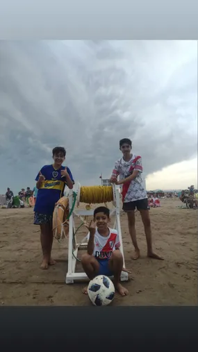 Demian y sus amigos de River.