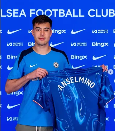 Aaron Anselmino todavía no jugó en Chelsea. (Instagram)