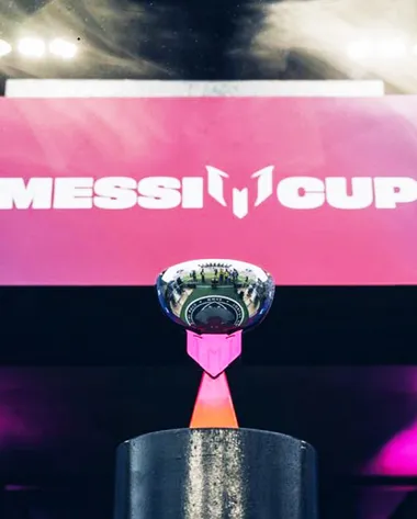 El trofeo de la Messi Cup.