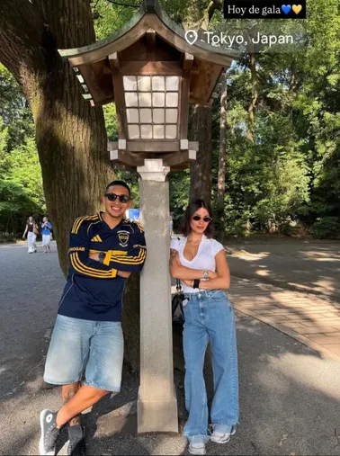 Equi paseó por Tokio con la camiseta de Boca. (Instagram)
