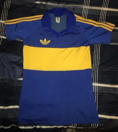 Belleza azul y oro: otra camiseta emblemática del CABJ.