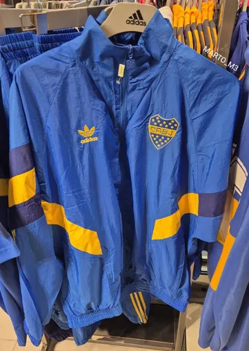 El otro modelo de campera que sacó adidas