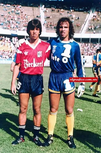El "Mono" Navarro Montoya junto a su hermano. (El Gráfico)