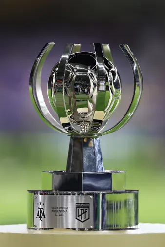 El trofeo de la Supercopa Internacional, el título que podría dejar de existir (Getty)