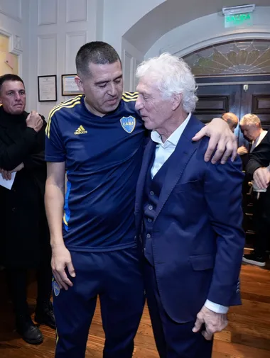 El aviso de Pekerman a Riquelme. (Imago)
