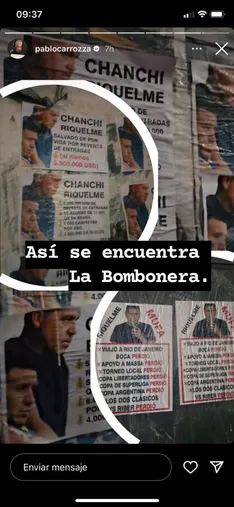 Los afiches contra Riquelme y su hermano. (@pablocarrozza)