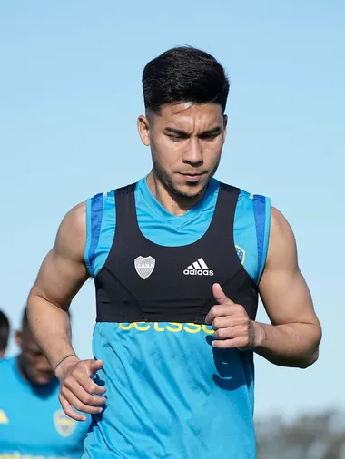 Pol Fernández, al banco de suplentes. (IMAGO)