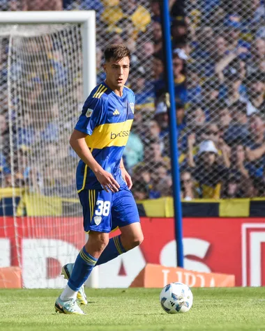 Anselmino, seguido de cerca por el Real Madrid. (Imago)