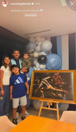 El recibimiento de la familia a Paredes tras su vuelta a Argentina. (Instagram)