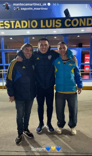 El Manteca Martínez y su hijo, junto a Riquelme.