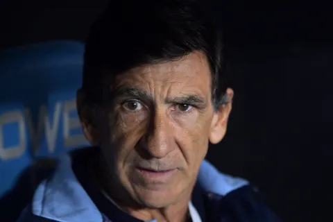 Gustavo Costas irá por dos delanteros que Boca conoce muy bien, tras el pase de Salas a River