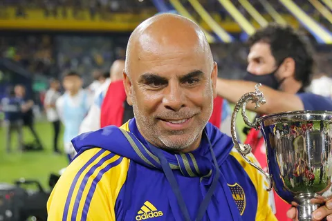Uno en junio, el otro en diciembre: Serna confirmó que dos jugadores regresarán a Boca