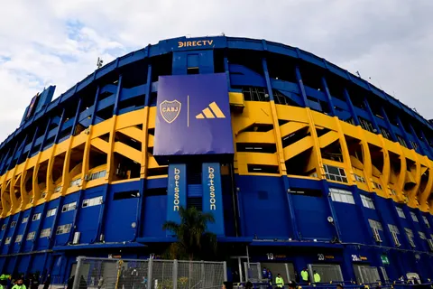 Es hincha: Julio Enciso paseó por La Bombonera durante sus vacaciones