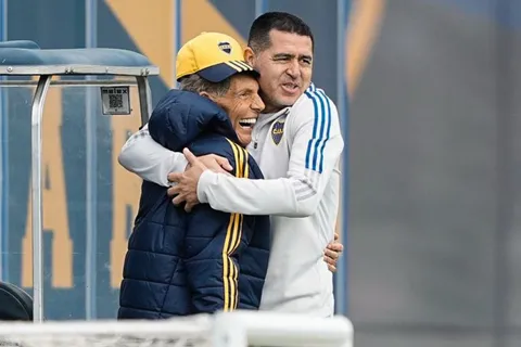 Russo y una charla desde el alma con Riquelme, una elección de vida y un pacto: "Si me pasa algo, que sea en Boca"