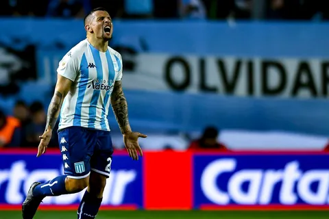 Emiliano Vecchio habló sobre el rumor que lo vincula a Boca y lo comparó con un gigante de Europa