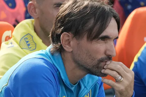 Jabes Saralegui y Luca Langoni, los únicos suplentes que Diego Martínez tiene en cuenta