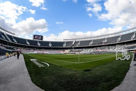 Un dirigente de River habló del árbitro para el Superclásico ante Boca: "La famosa guardia alta..."