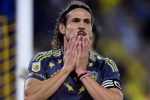 Edinson Cavani quiere volver: por qué la fuerte lluvia en Ezeiza complica su recuperación a tiempo