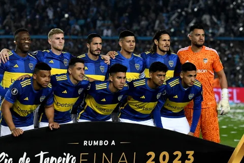 El plan B que maneja Almirón para reordenar a la defensa