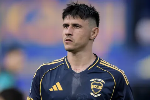 No solo Paredes: Adam Bareiro está en la prelista de su selección y puede ir al Mundial