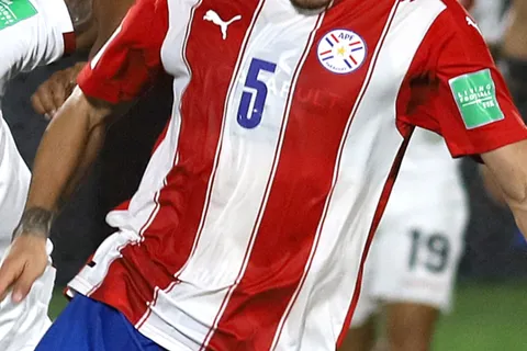 Qué jugador de la selección de Paraguay está en la lista de Gago para llegar a Boca