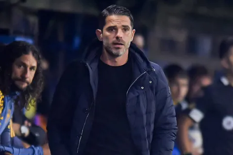 El comentario de un periodista que descolocó por completo a Gago en la conferencia: "Camina la cancha"