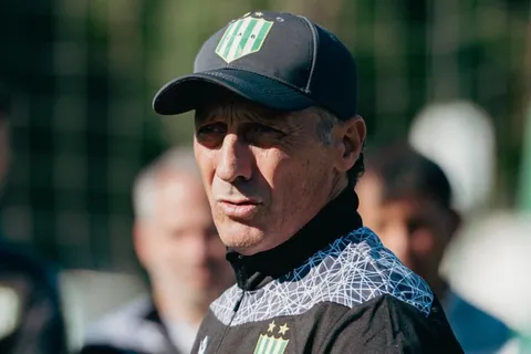 La racha negativa de Pedro Troglio: cómo le fue al DT contra Boca y sus visitas a La Bombonera
