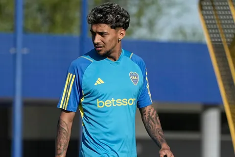 Duro revés para Medina: las dos pésimas noticias que recibió el volante de Boca