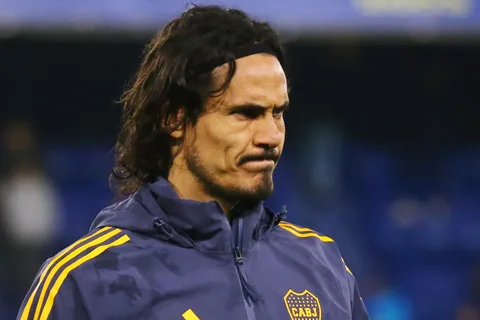 Cavani medita irse de Boca: revelaron que su recuperación es clave para rescindir o no