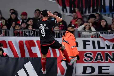 El Toro Morales habló de su festejo de gol ante River: "Fue por Riquelme y Paredes"