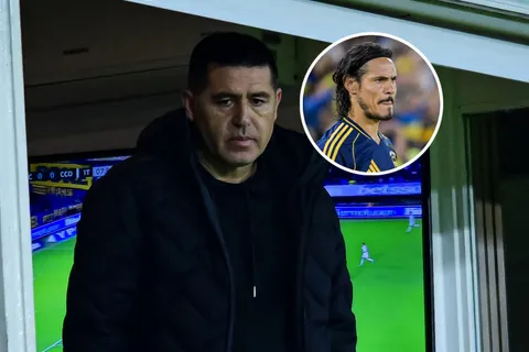 La reacción de Riquelme al cambio de Cavani mientras los hinchas silbaban al delantero