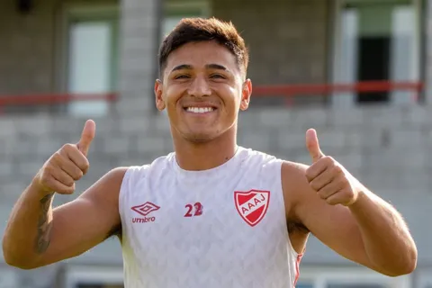 Leandro Lozano habló de los rumores de un pase a Boca: "Me lo contó mi abuelo"